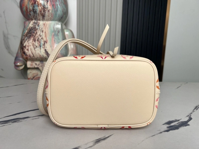 LV Bucket Bags 4194A-0879