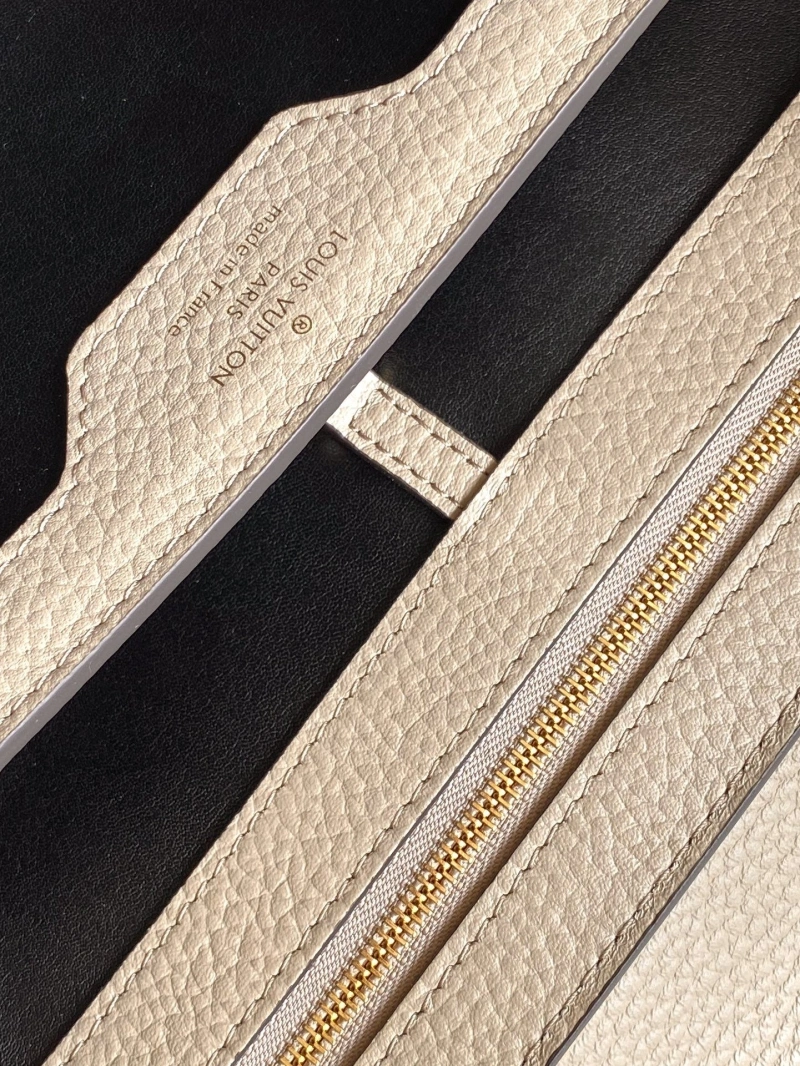 LV Capucines Bags 4194A-1079