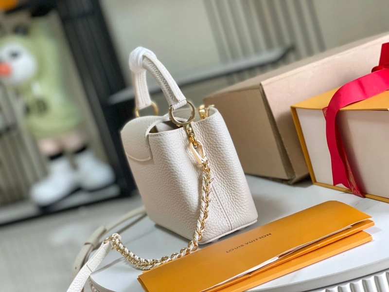 LV Capucines Bags 4194B-0057