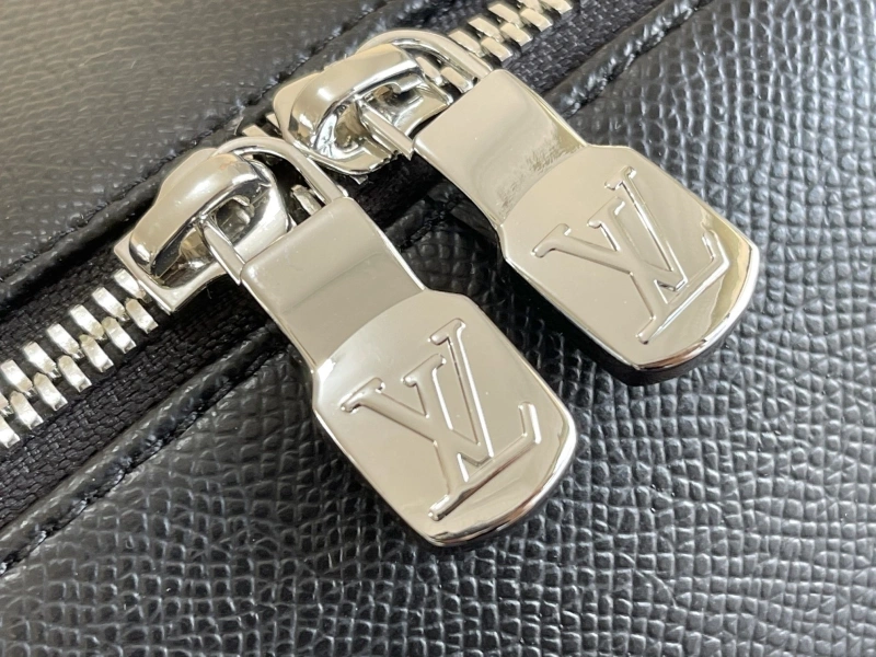 LV Backpacks 4194B-0068