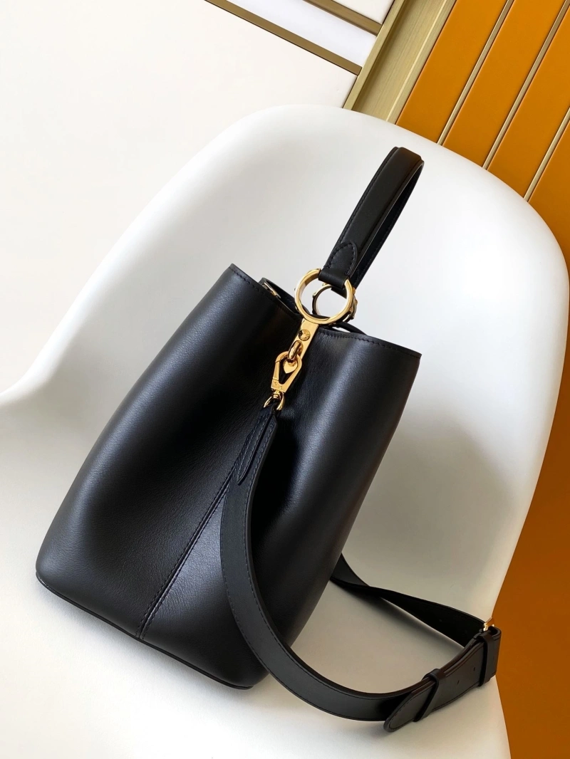 LV Capucines Bags 4194B-0147