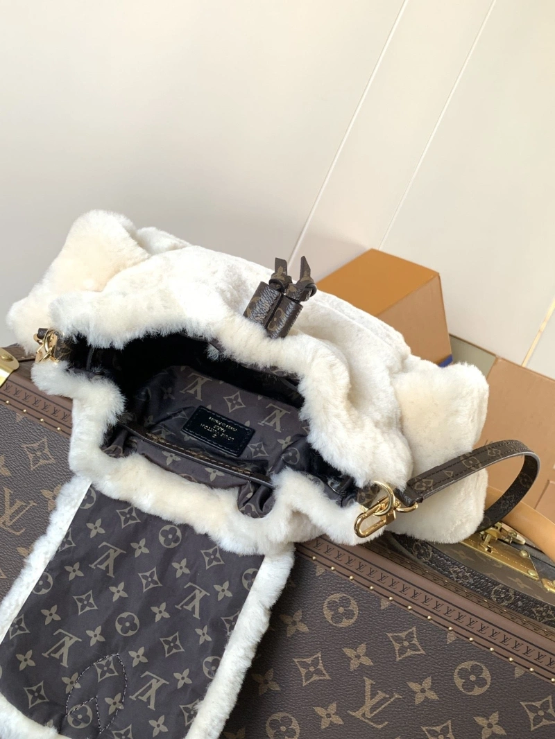 LV Backpacks 4194B-0272