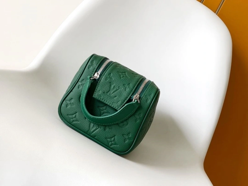 LV Cosmetic Bags 4194B-0286