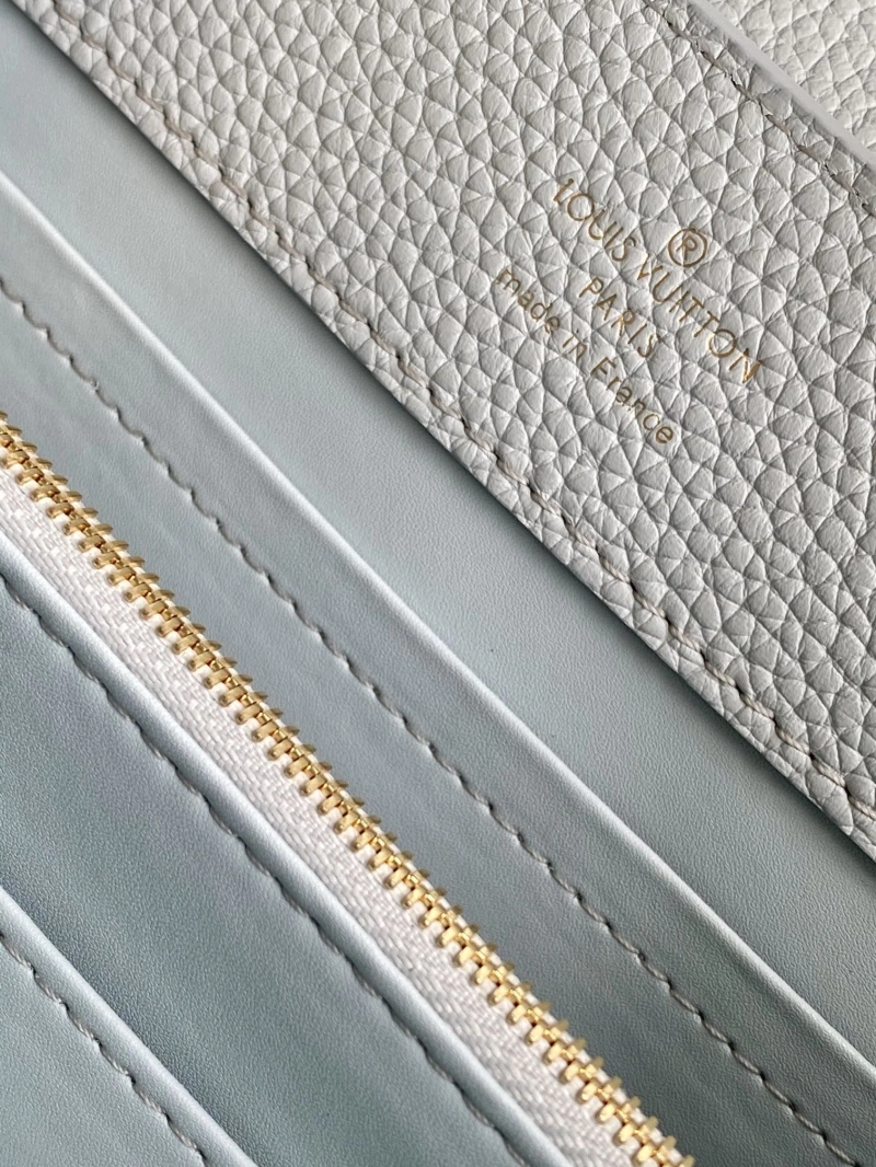 LV Capucines Bags 4194B-0318