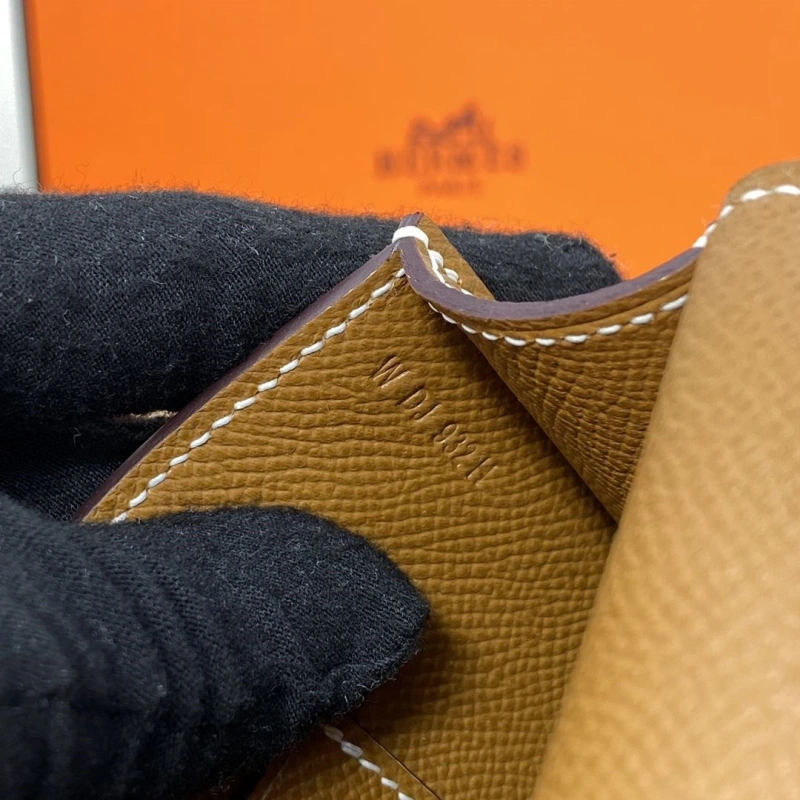 H**me5 wallets 4197-0256
