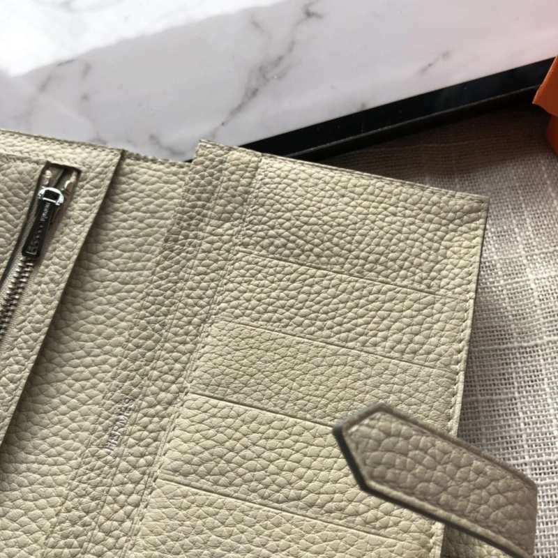 H**me5 wallets 4197-0267