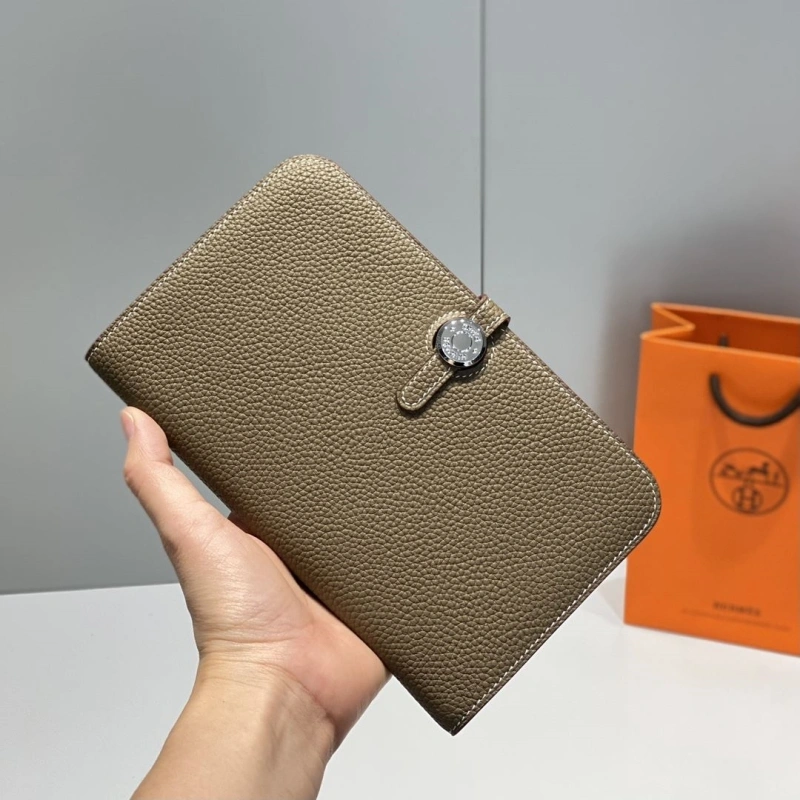 H**me5 wallets 4197-0699