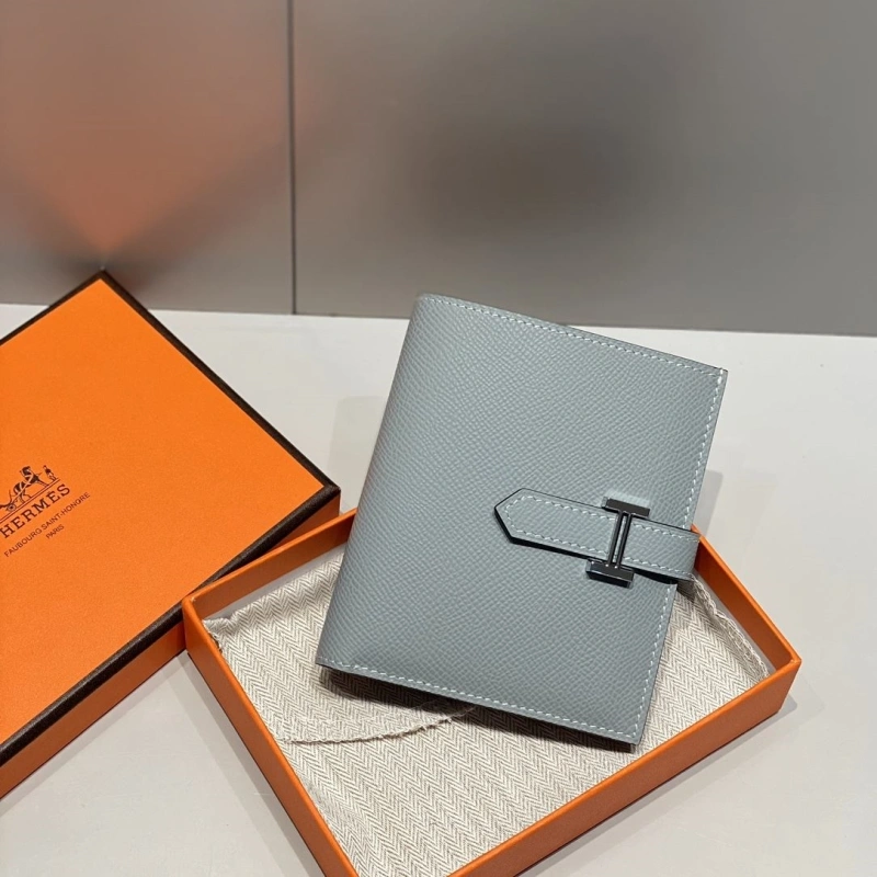 H**me5 wallets 4197-0702