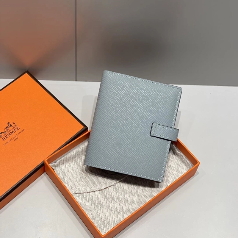 H**me5 wallets 4197-0702