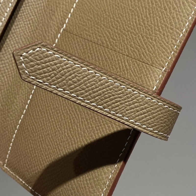H**me5 wallets 4197-0704