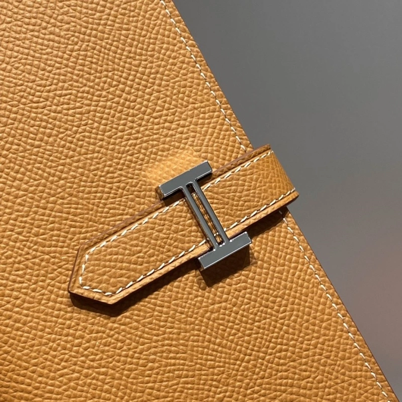 H**me5 wallets 4197-0718