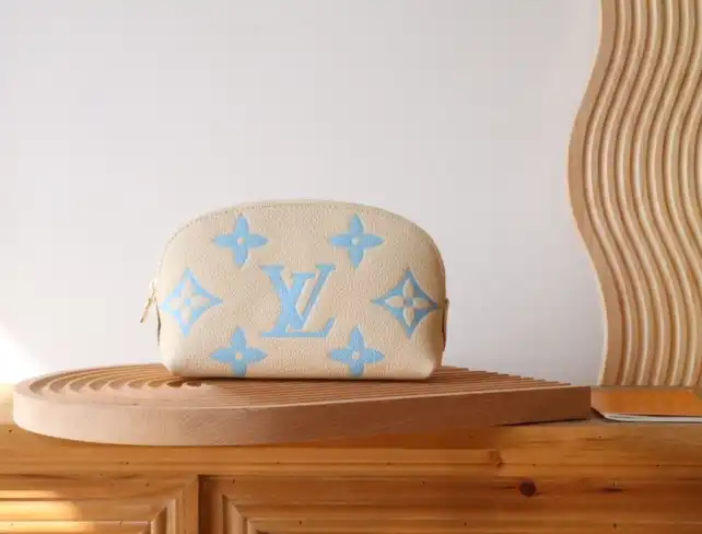 LV Clutch Bags 4206A-0092
