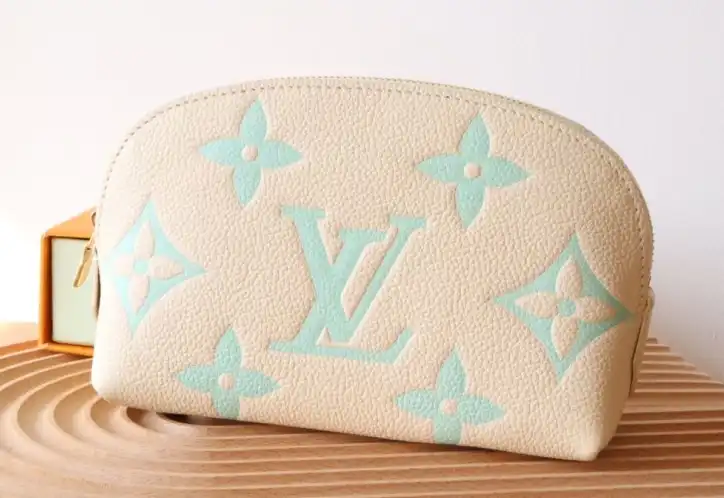LV Clutch Bags 4206A-0093