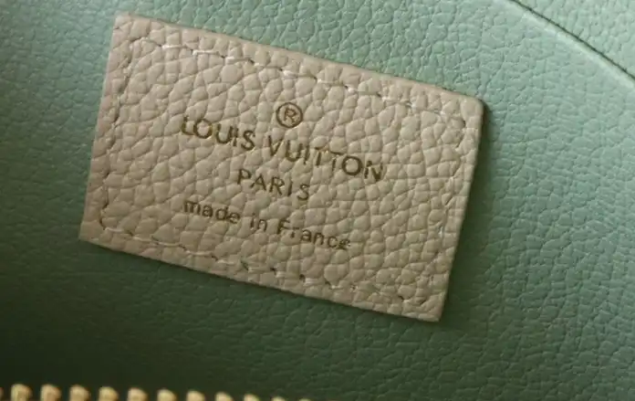 LV Clutch Bags 4206A-0093