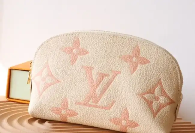 LV Clutch Bags 4206A-0094