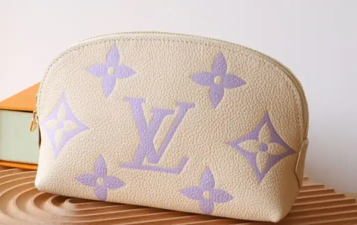 LV Clutch Bags 4206A-0095