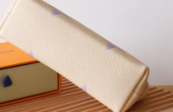 LV Clutch Bags 4206A-0095