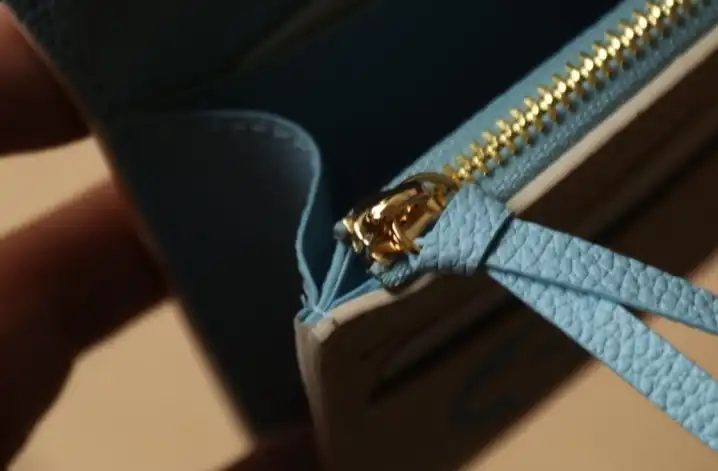 LV Wallets 4206A-0102