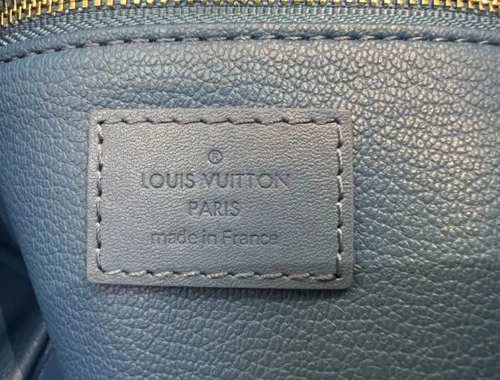LV Cosmetic Bags 4206A-0371