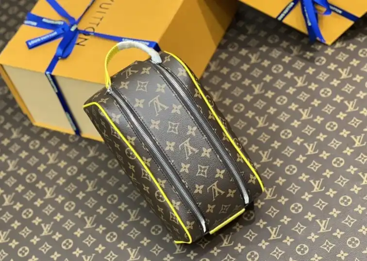 LV Cosmetic Bags 4206A-0372