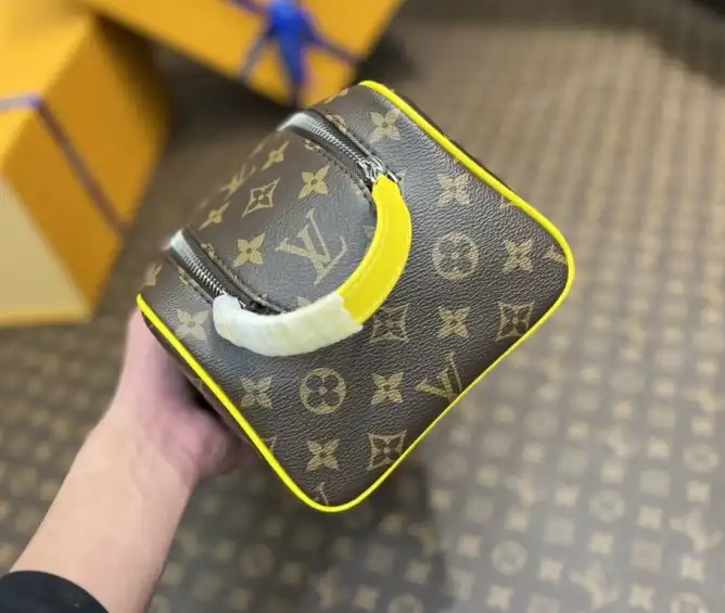 LV Cosmetic Bags 4206A-0372