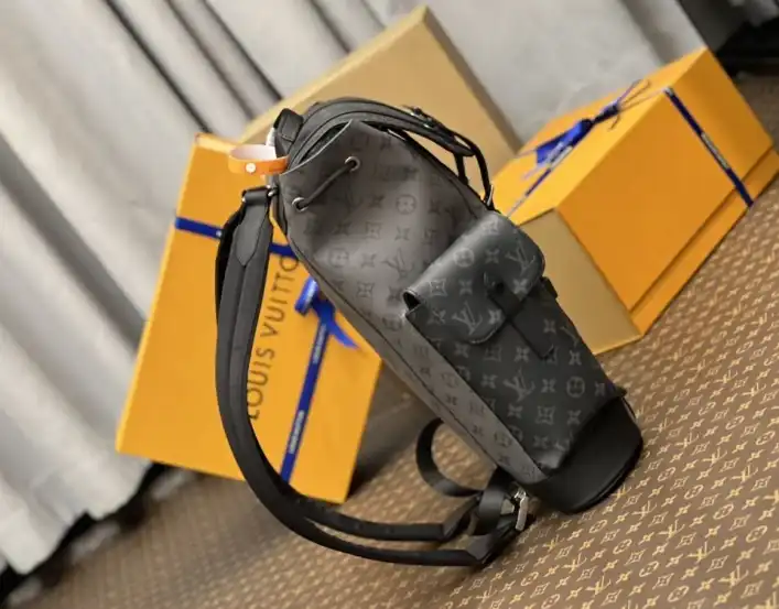 LV Backpacks 4206A-0379