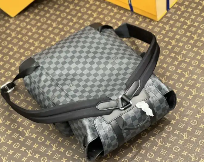LV Backpacks 4206A-0381