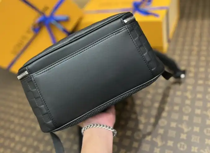 LV Backpacks 4206A-0383