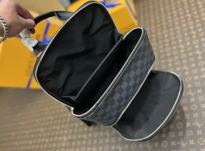 LV Backpacks 4206A-0384