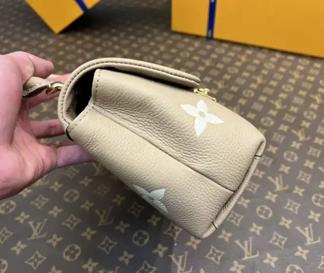 LV Top Handle Bags 4206A-0385