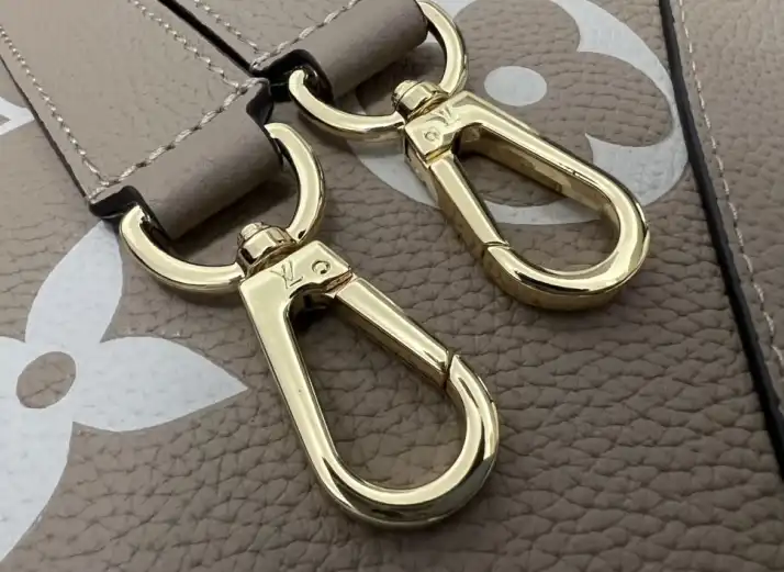 LV Top Handle Bags 4206A-0389