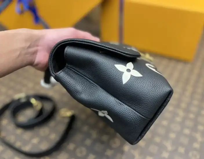 LV Top Handle Bags 4206A-0390