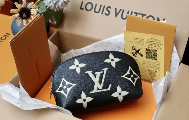 LV Clutch Bags 4206A-0796