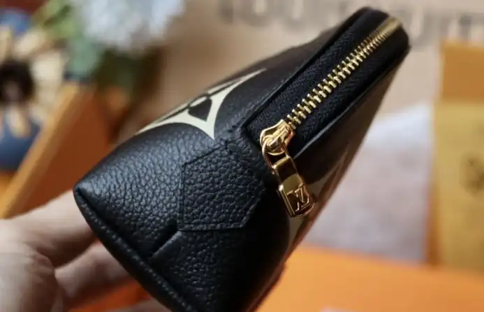 LV Clutch Bags 4206A-0796