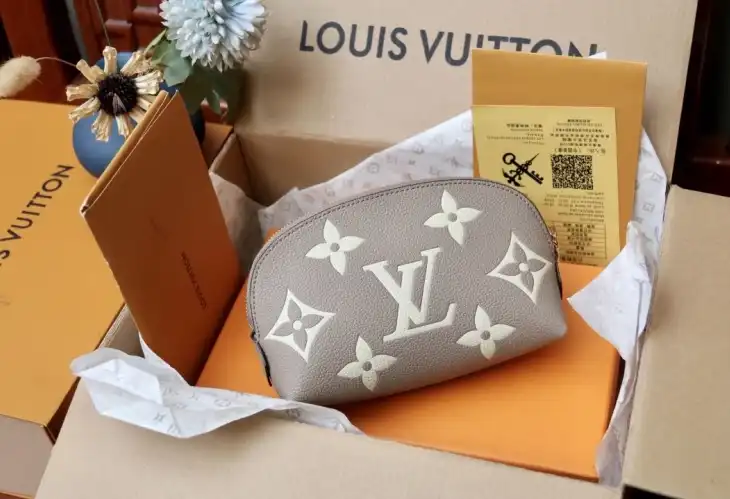 LV Clutch Bags 4206A-0797