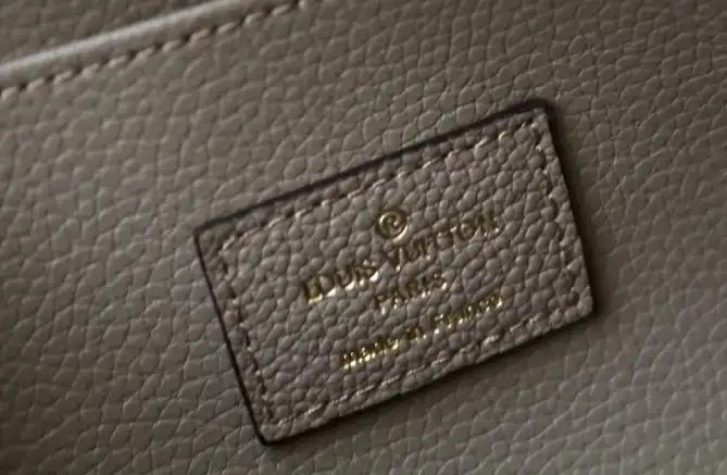 LV Clutch Bags 4206A-0797