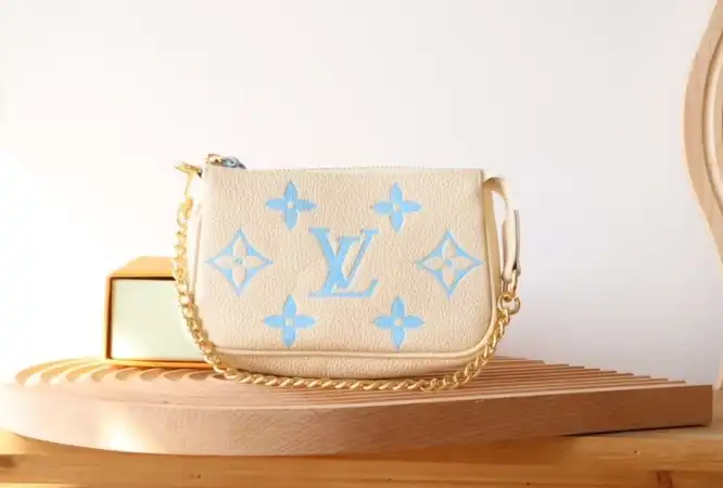 LV Clutch Bags 4206A-0805