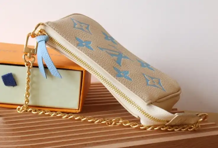 LV Clutch Bags 4206A-0805