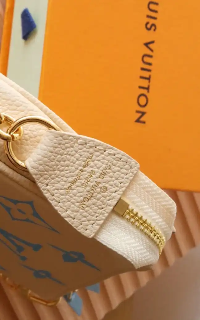 LV Clutch Bags 4206A-0805