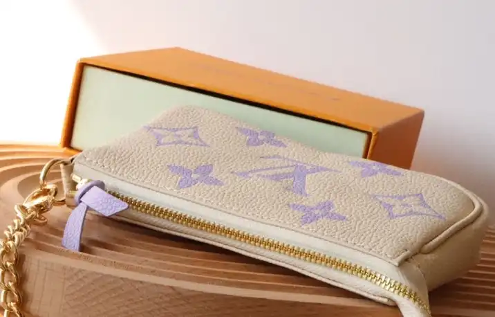 LV Clutch Bags 4206A-0808
