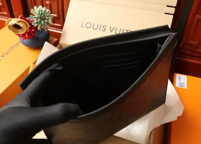LV Clutch Bags 4206A-0856