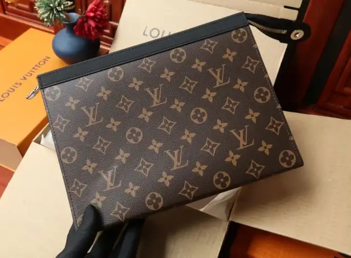 LV Clutch Bags 4206A-0857
