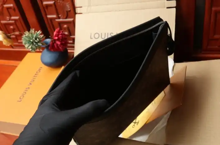LV Clutch Bags 4206A-0857