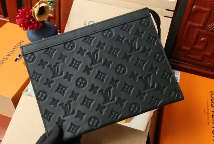LV Clutch Bags 4206A-0860