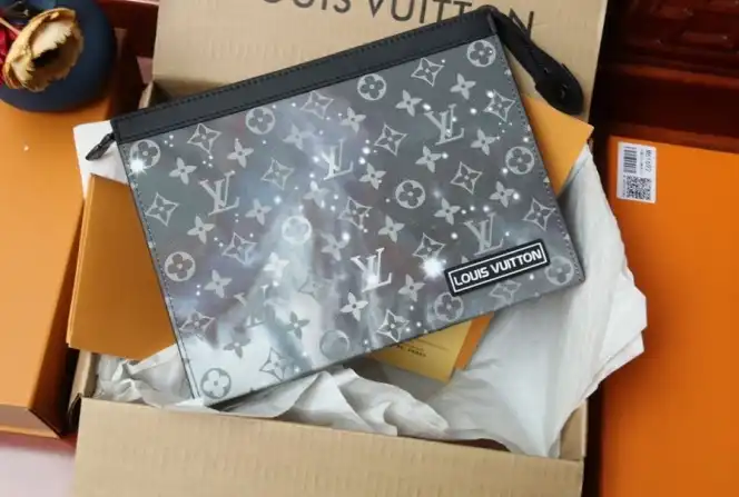 LV Clutch Bags 4206A-0861