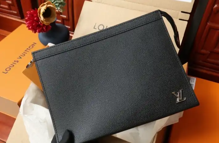 LV Clutch Bags 4206A-0864