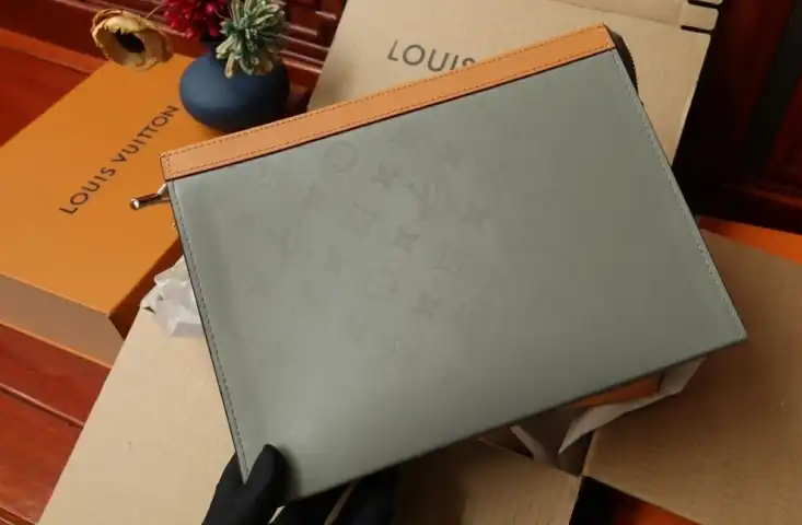 LV Clutch Bags 4206A-0865