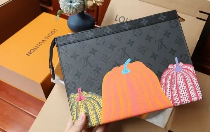 LV Clutch Bags 4206A-0866