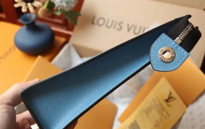 LV Clutch Bags 4206A-0867