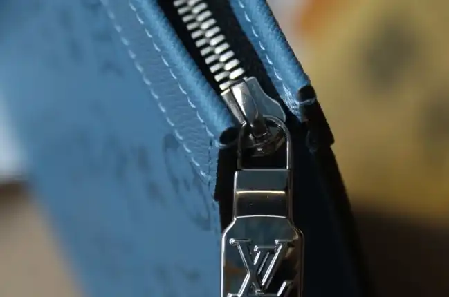 LV Clutch Bags 4206A-0867